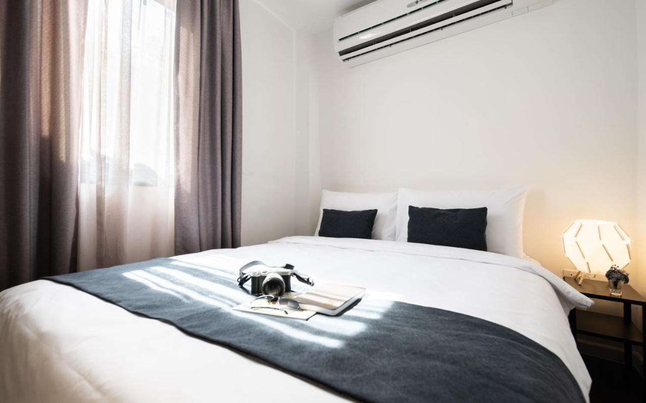 Albergue Warm Window Silom Bangkok Exterior foto
